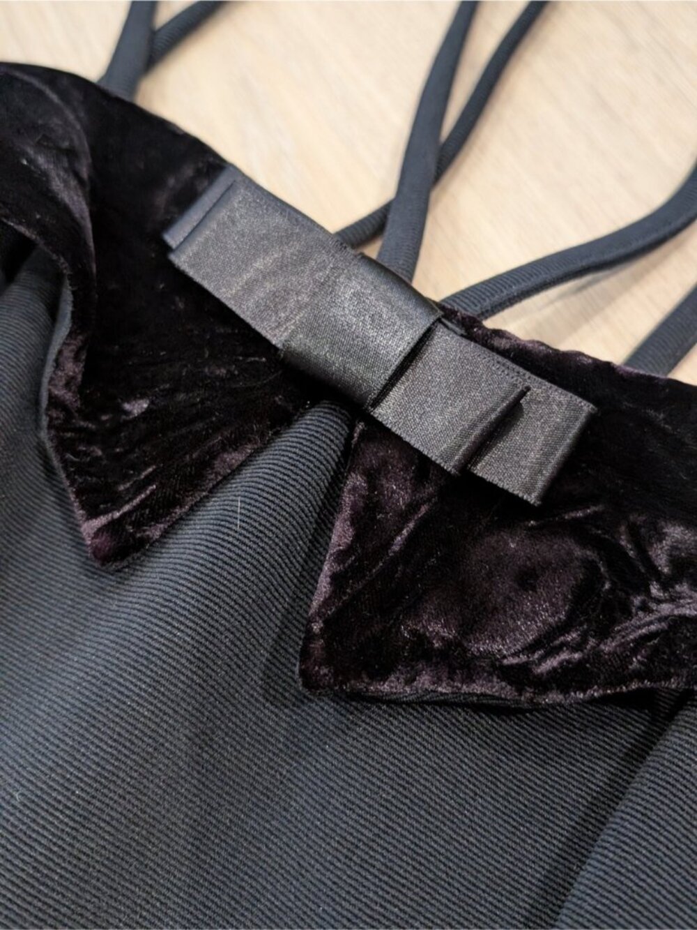 Stunning Late 80s Vintage Black Velvet Embellished And Bows Dress - Picture 9 of 16